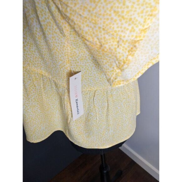 NWT Urban Romantics Yellow Short Sleeve Blouse - M - Picture 4 of 10